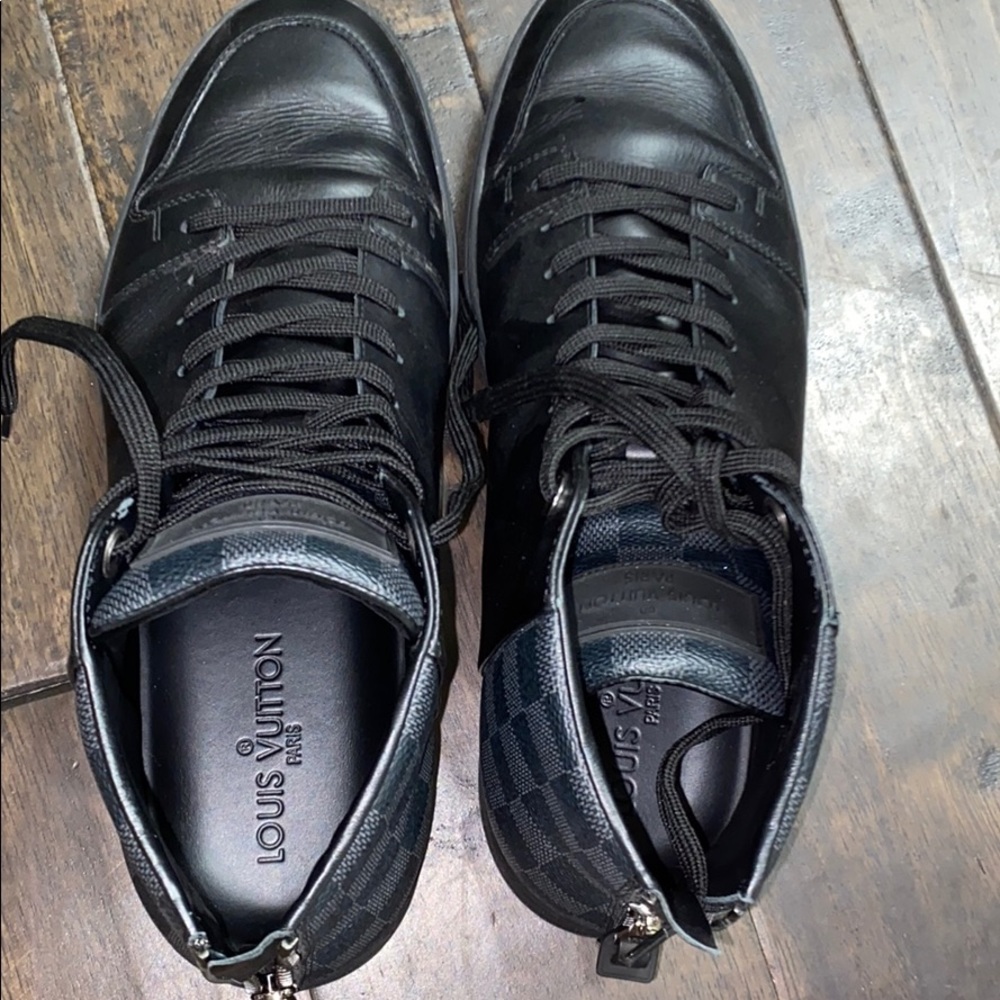 LV men shoes.